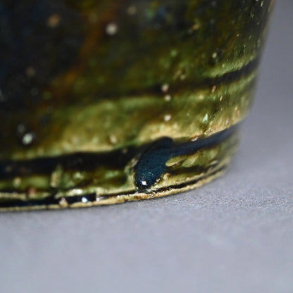 Voluminous Oribe Tsubo Vase ー鯉江 良二 “壺”