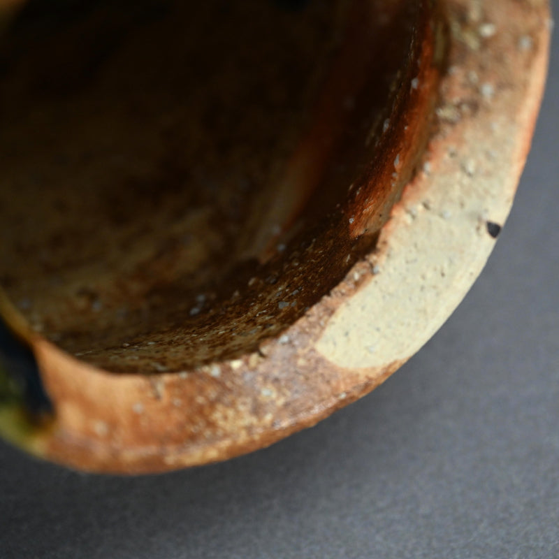 Voluminous Oribe Tsubo Vase ー鯉江 良二 “壺”