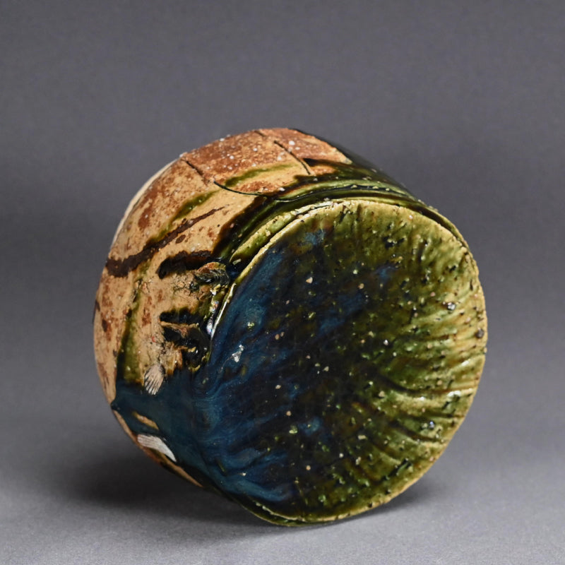 Voluminous Oribe Tsubo Vase ー鯉江 良二 “壺”