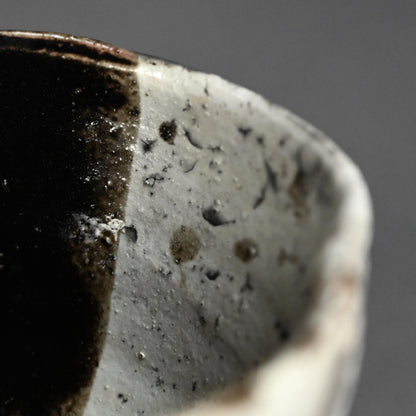 Smokey Black & White Chawan Tea Bowl ー鯉江 良二 “茶盌”