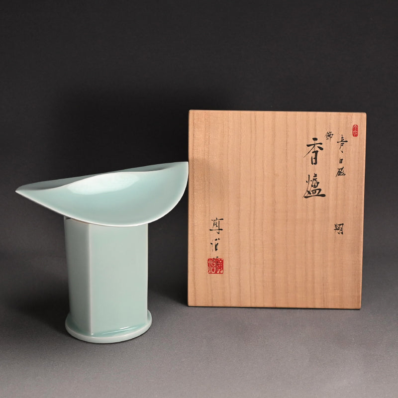 Huge Porcelain Koro Incense burner ー深見 陶治 “青白磁 翔 飾 香爐”
