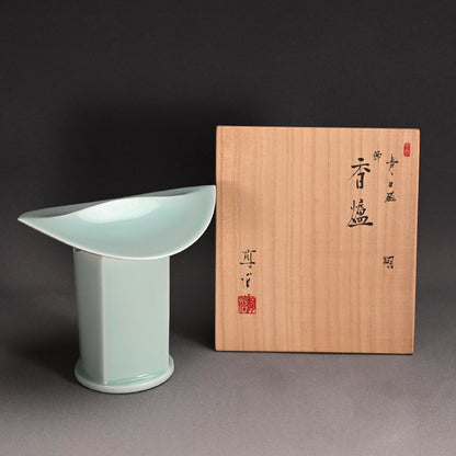 Huge Porcelain Koro Incense burner ー深見 陶治 “青白磁 翔 飾 香爐”