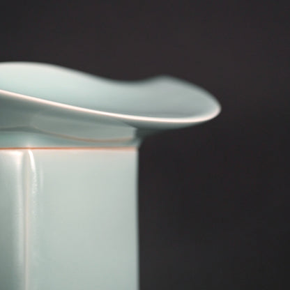 Huge Porcelain Koro Incense burner ー深見 陶治 “青白磁 翔 飾 香爐”