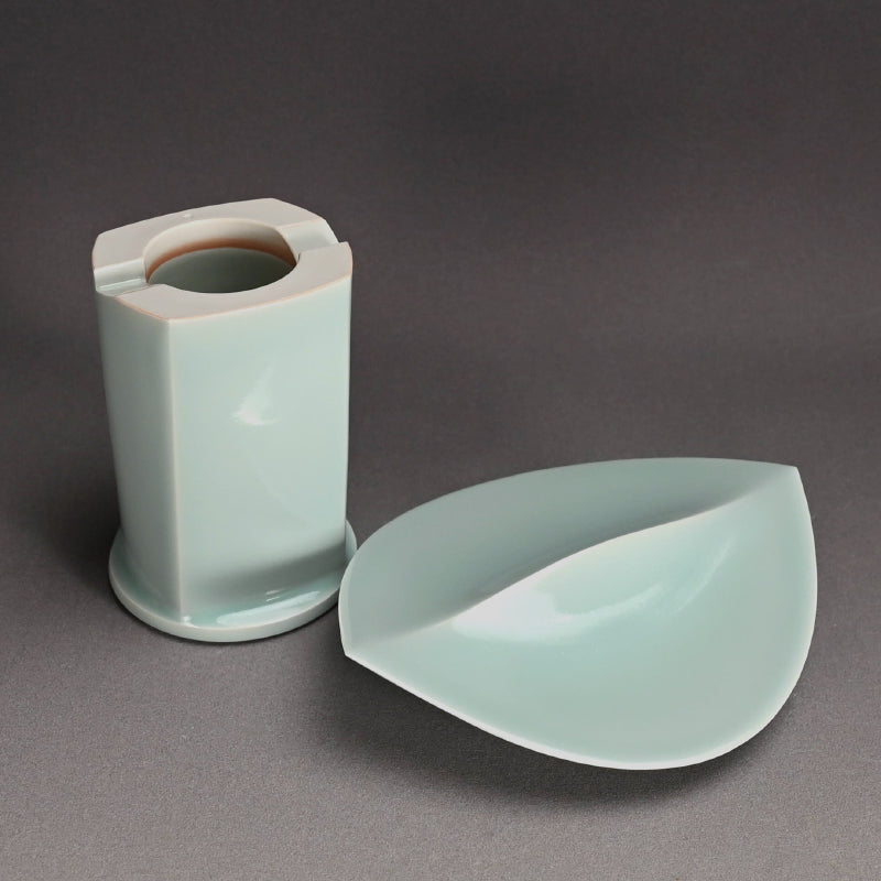 Huge Porcelain Koro Incense burner ー深見 陶治 “青白磁 翔 飾 香爐”