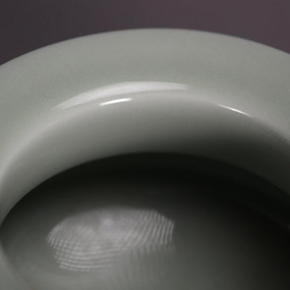 Celadon Koro with silver lid ー二代 諏訪 蘇山 “青瓷袴腰 香爐”
