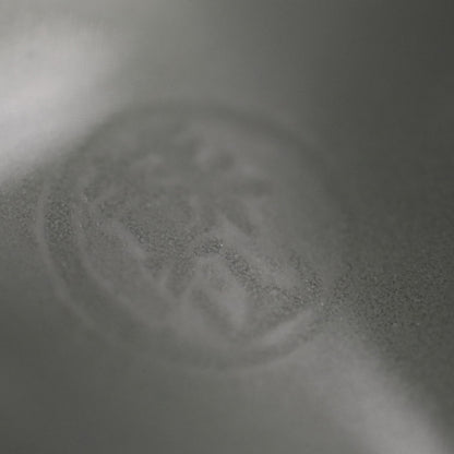 Celadon Koro with silver lid ー二代 諏訪 蘇山 “青瓷袴腰 香爐”