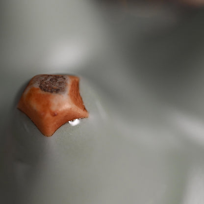 Celadon Koro with silver lid ー二代 諏訪 蘇山 “青瓷袴腰 香爐”