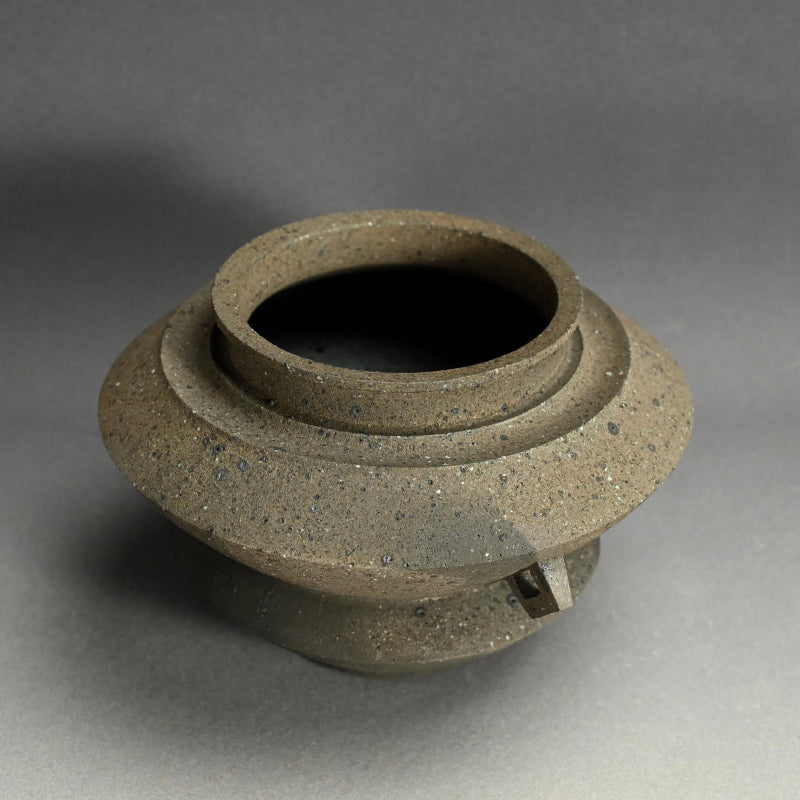 Smoked-Black Modernist Vase ー井口 大輔 “燻陶壺”