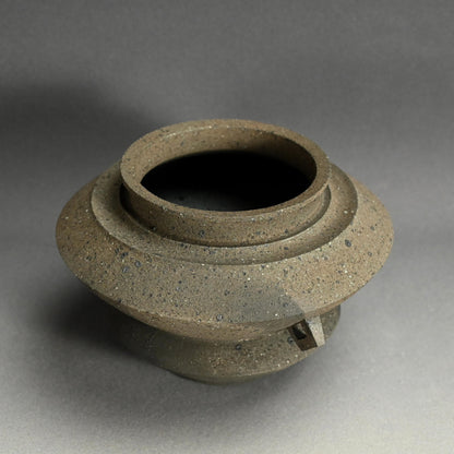 Smoked-Black Modernist Vase ー井口 大輔 “燻陶壺”