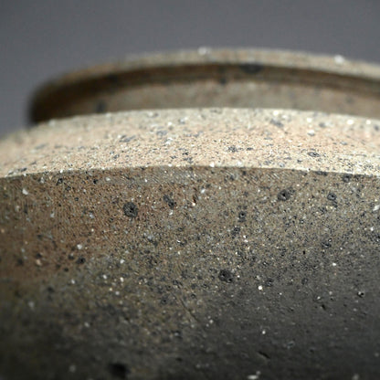 Smoked-Black Modernist Vase ー井口 大輔 “燻陶壺”