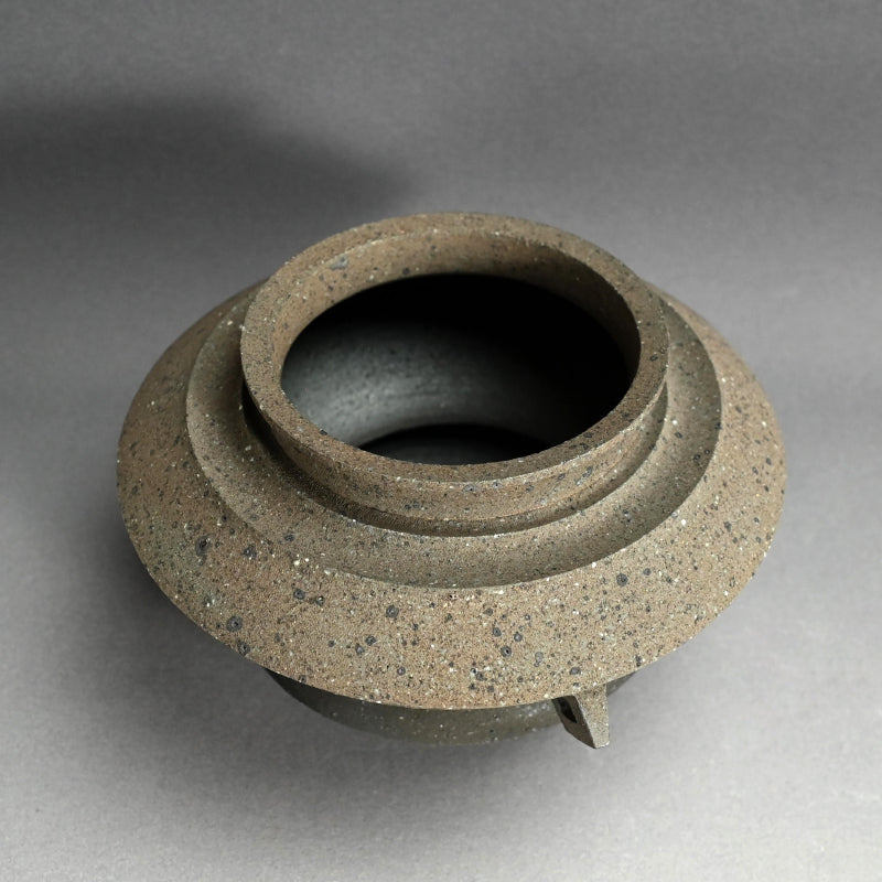Smoked-Black Modernist Vase ー井口 大輔 “燻陶壺”