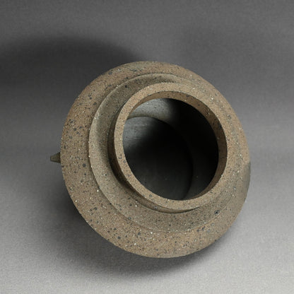 Smoked-Black Modernist Vase ー井口 大輔 “燻陶壺”
