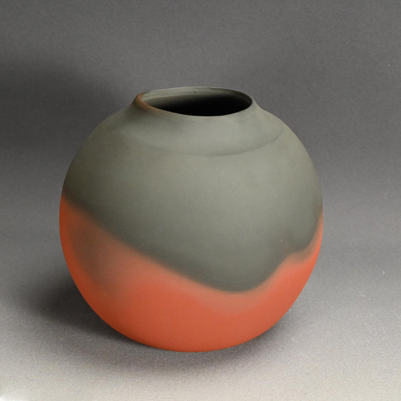 Mumyoi-yaki Vase by LNT ー五代 伊藤 赤水 (窯一) “無名異壺”
