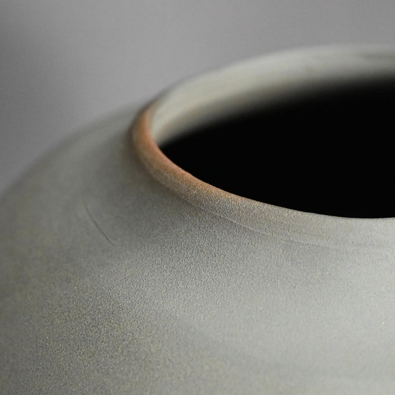 Mumyoi-yaki Vase by LNT ー五代 伊藤 赤水 (窯一) “無名異壺”