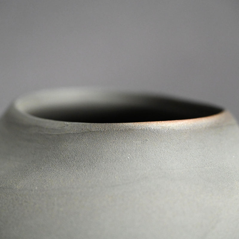 Mumyoi-yaki Vase by LNT ー五代 伊藤 赤水 (窯一) “無名異壺”