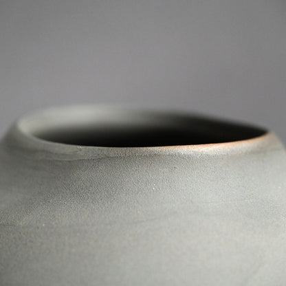 Mumyoi-yaki Vase by LNT ー五代 伊藤 赤水 (窯一) “無名異壺”
