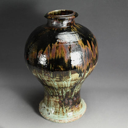 Large Tsubo Vase ー月形 那比古 “鬼伊賀大壺”