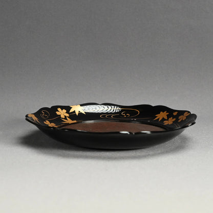 Gorgeous Lacquer Dish, Blossoms & Maple ー服部 峻昇 “春秋蒔絵 輪花盆”