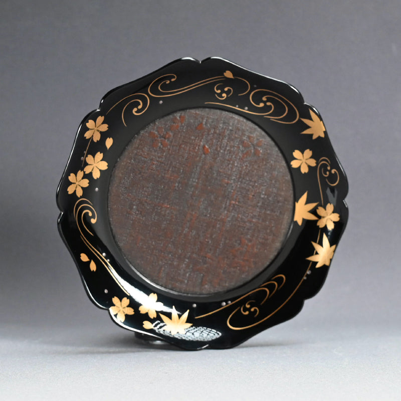 Gorgeous Lacquer Dish, Blossoms & Maple ー服部 峻昇 “春秋蒔絵 輪花盆”