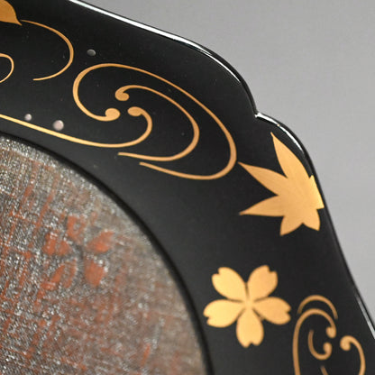 Gorgeous Lacquer Dish, Blossoms & Maple ー服部 峻昇 “春秋蒔絵 輪花盆”