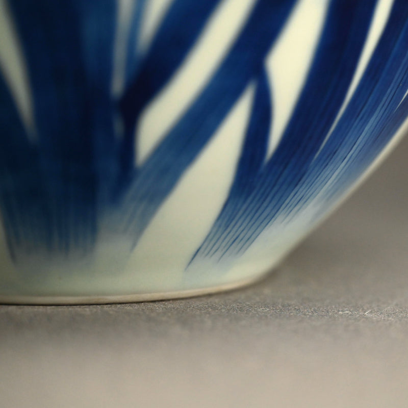 Porcelain Vase, Iris ー宮川 (真葛) 香山 "復興記念 横濱大博覧會 昭和十年"