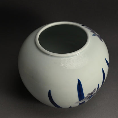 Porcelain Vase, Iris ー宮川 (真葛) 香山 "復興記念 横濱大博覧會 昭和十年"