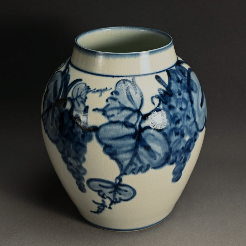 Voluminous Porcelain Vase, Grapes ー近藤 濶 “ぶどう絵 花瓶”