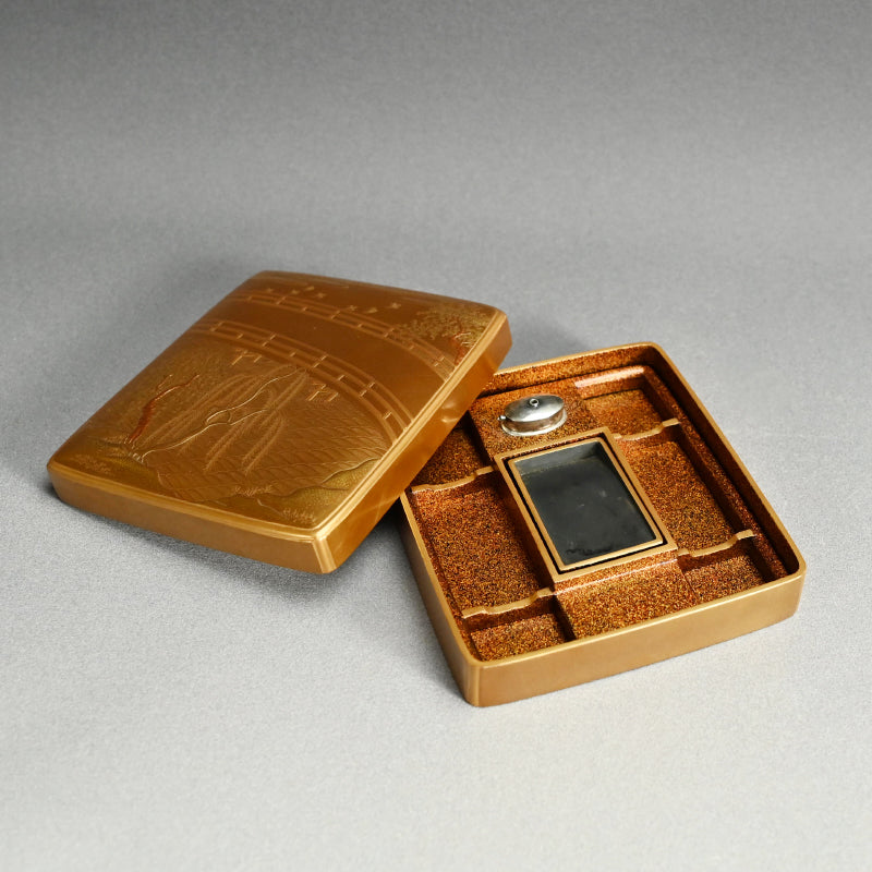 Antique Japanese Shimmering Gold Lacquer Suzuri Bako Writing Box ー"柳橋蒔絵御小硯"