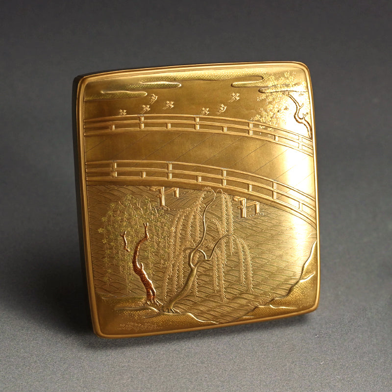 Antique Japanese Shimmering Gold Lacquer Suzuri Bako Writing Box ー"柳橋蒔絵御小硯"