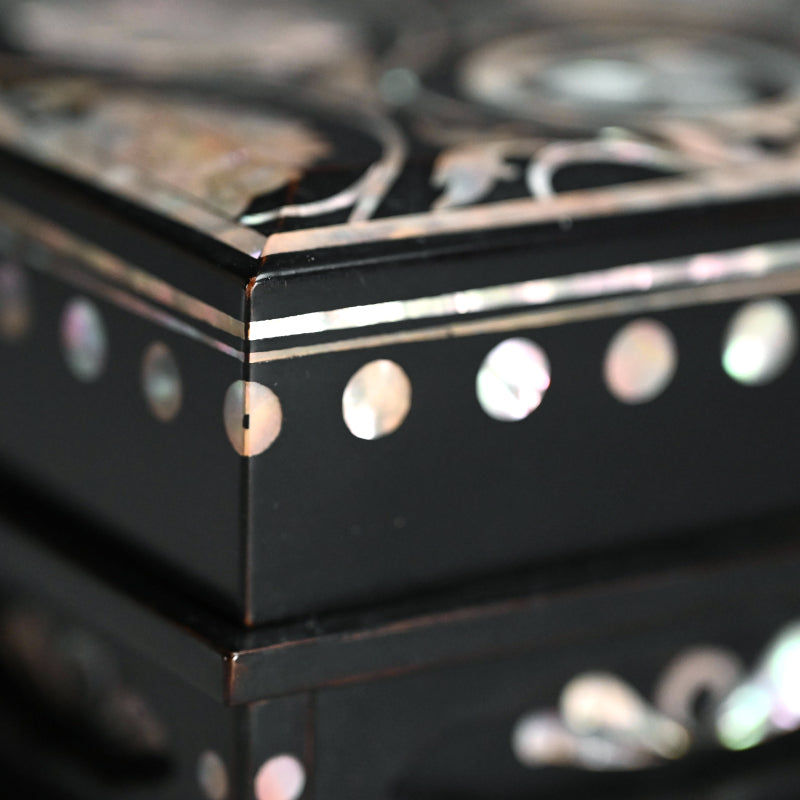 Incredible Mother of Pearl Inlay Suzuri Bako Lacquer Writing Box