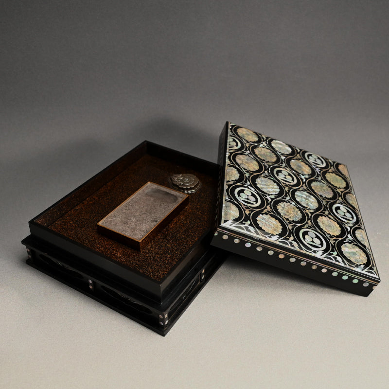 Incredible Mother of Pearl Inlay Suzuri Bako Lacquer Writing Box