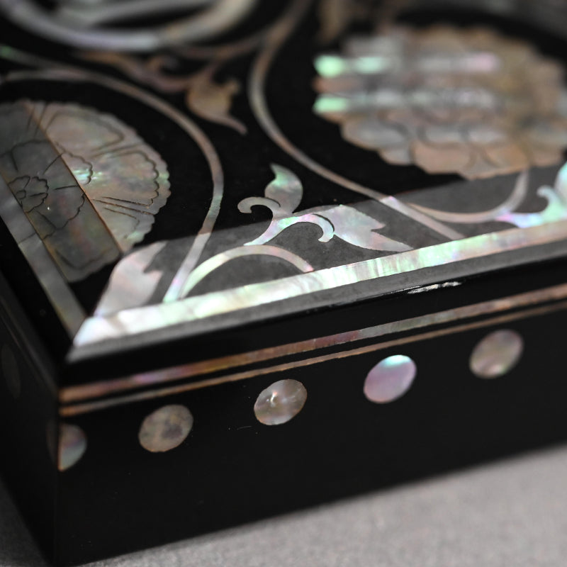 Incredible Mother of Pearl Inlay Suzuri Bako Lacquer Writing Box