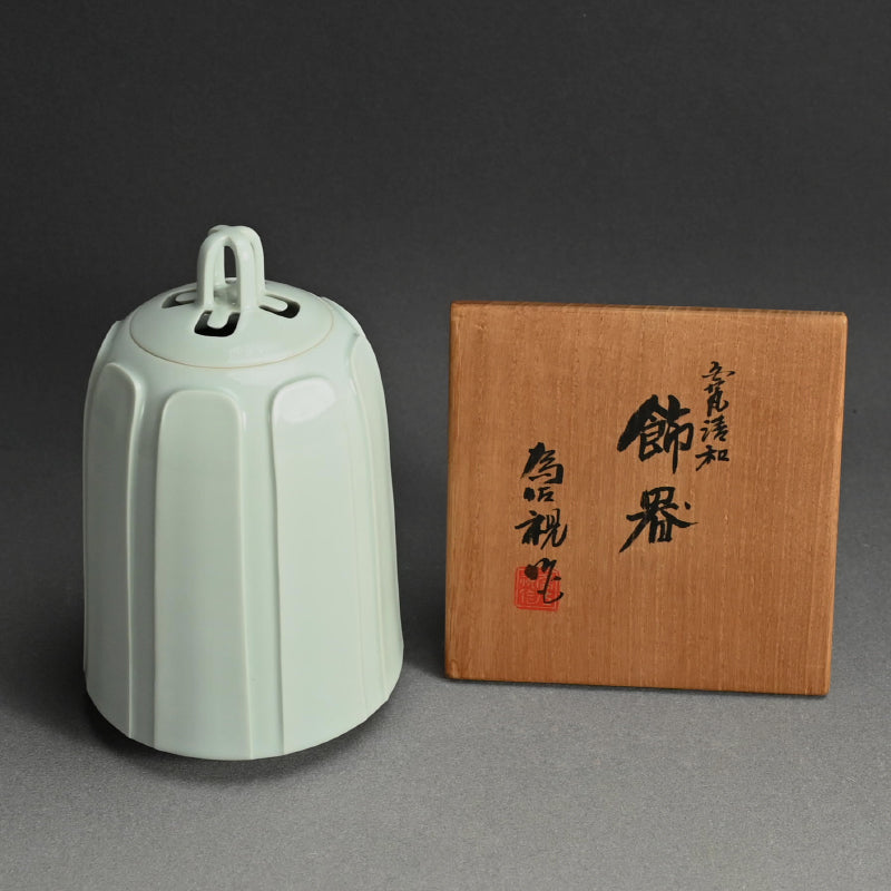 Exquisite Contemporary Porcelain Koro ー松本 為佐視 “白瓷清和 飾器”