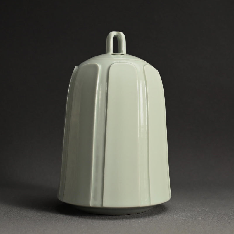 Exquisite Contemporary Porcelain Koro ー松本 為佐視 “白瓷清和 飾器”