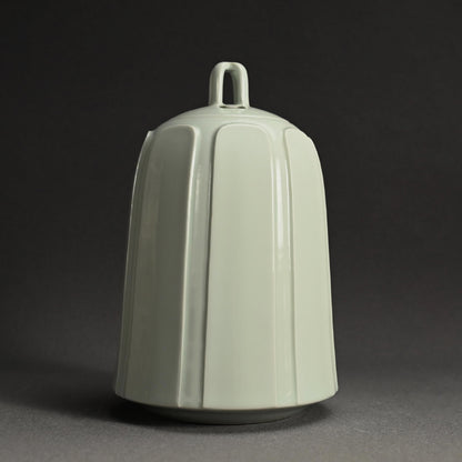 Exquisite Contemporary Porcelain Koro ー松本 為佐視 “白瓷清和 飾器”