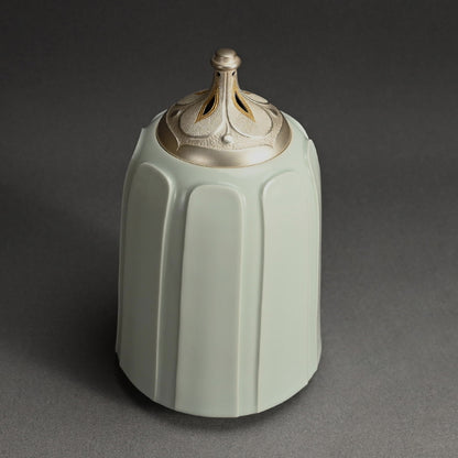 Exquisite Contemporary Porcelain Koro ー松本 為佐視 “白瓷清和 飾器”