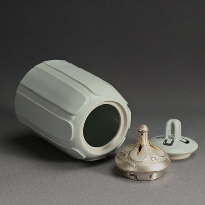 Exquisite Contemporary Porcelain Koro ー松本 為佐視 “白瓷清和 飾器”