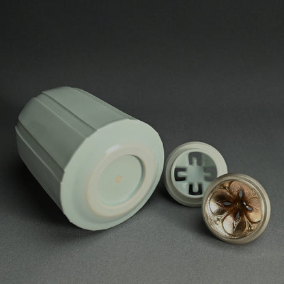 Exquisite Contemporary Porcelain Koro ー松本 為佐視 “白瓷清和 飾器”