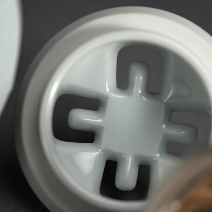 Exquisite Contemporary Porcelain Koro ー松本 為佐視 “白瓷清和 飾器”