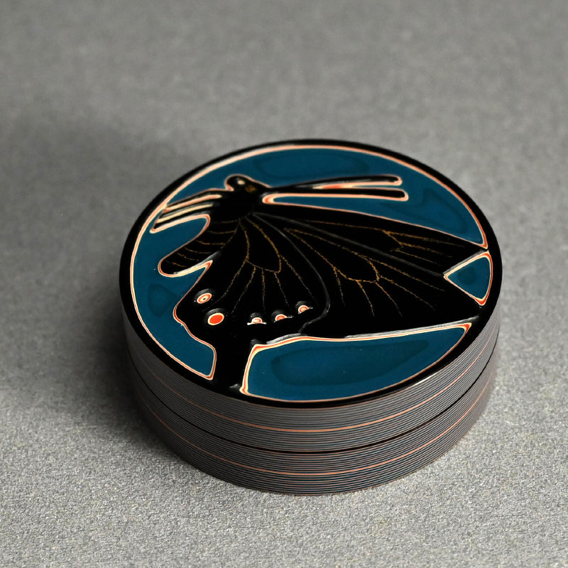 Carved Lacquer Kogo Incense Case ー音丸 淳 "堆漆くろあげは香合"