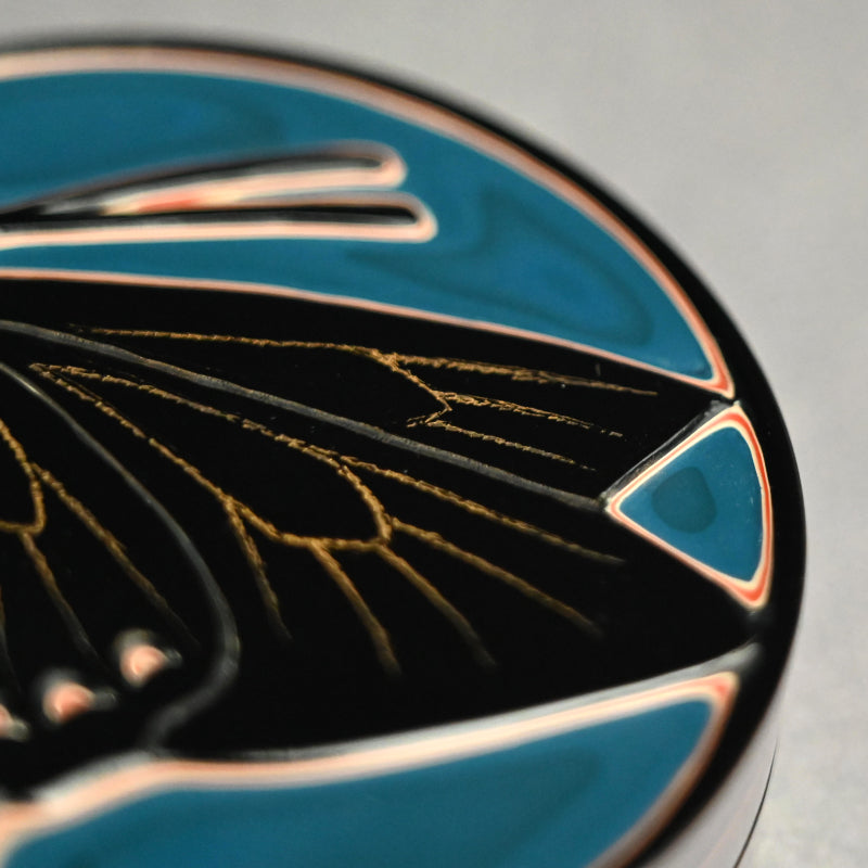 Carved Lacquer Kogo Incense Case ー音丸 淳 "堆漆くろあげは香合"