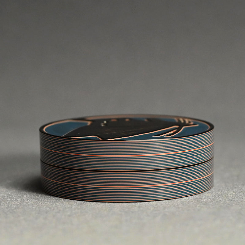 Carved Lacquer Kogo Incense Case ー音丸 淳 "堆漆くろあげは香合"