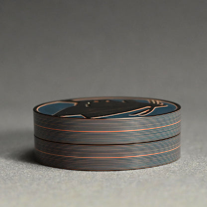 Carved Lacquer Kogo Incense Case ー音丸 淳 "堆漆くろあげは香合"