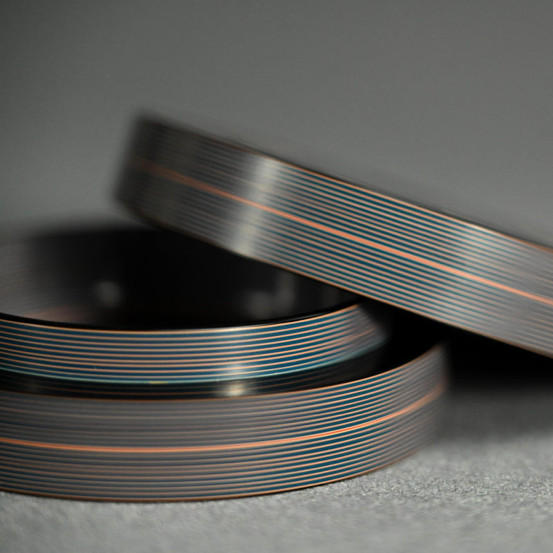 Carved Lacquer Kogo Incense Case ー音丸 淳 "堆漆くろあげは香合"