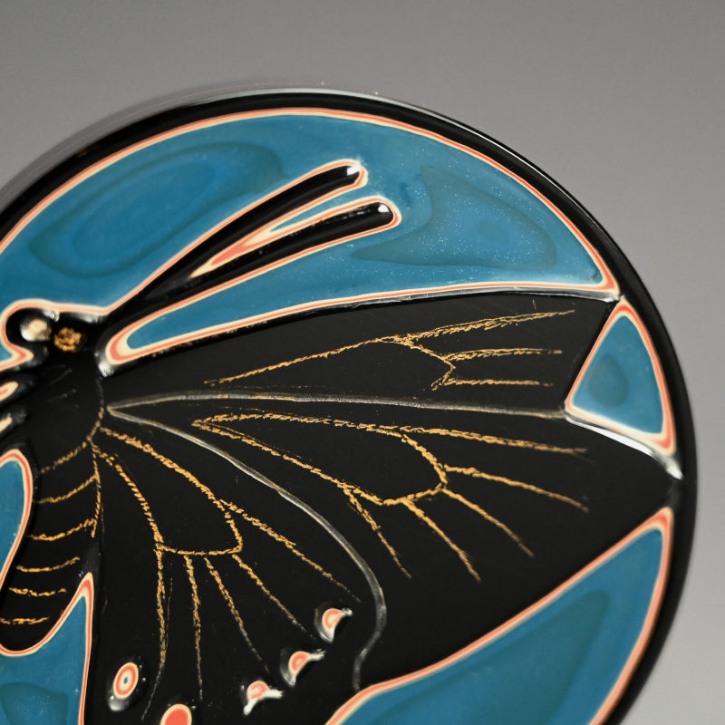 Carved Lacquer Kogo Incense Case ー音丸 淳 "堆漆くろあげは香合"