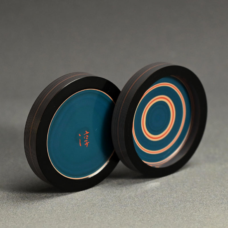 Carved Lacquer Kogo Incense Case ー音丸 淳 "堆漆くろあげは香合"