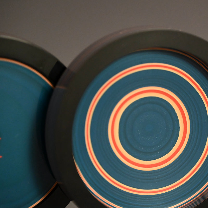 Carved Lacquer Kogo Incense Case ー音丸 淳 "堆漆くろあげは香合"