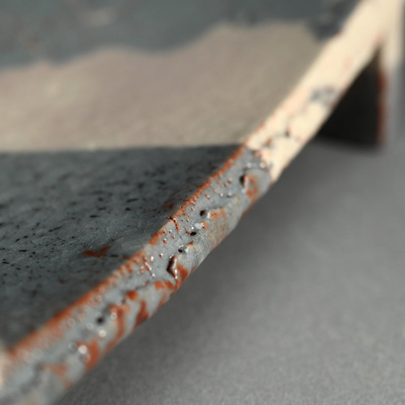 Nezumi Shino Platter ー若尾 利貞 “鼡志野長板”