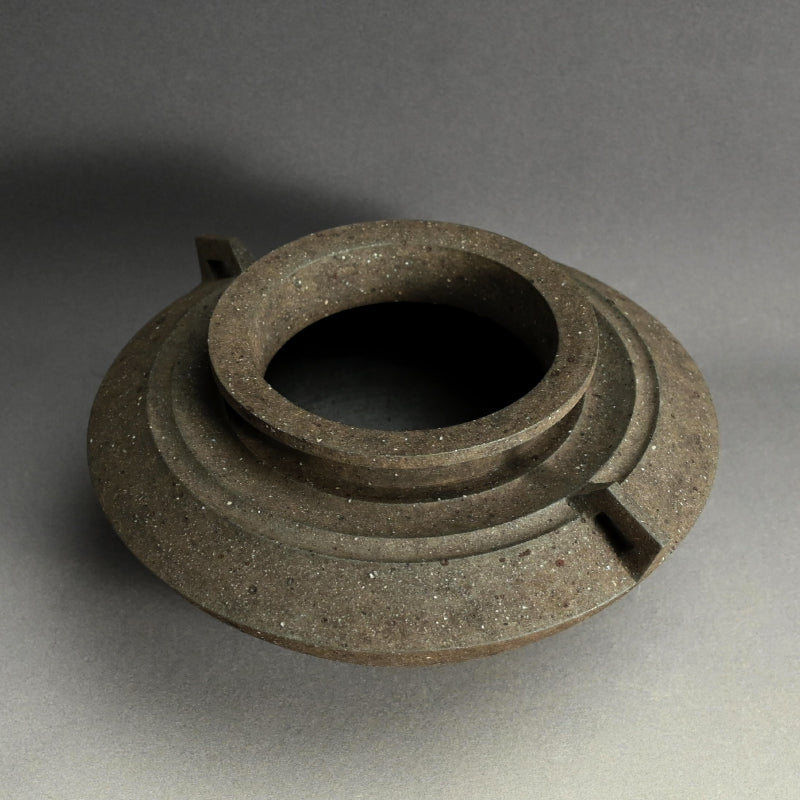 Stylish Contemporary Black Vase ー井口 大輔 “黒錆陶壺”