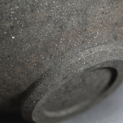 Stylish Contemporary Black Vase ー井口 大輔 “黒錆陶壺”